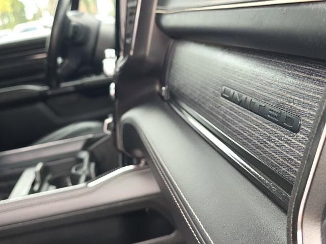 2023 RAM 1500 Limited Crew Cab 4x4 5'7" Box