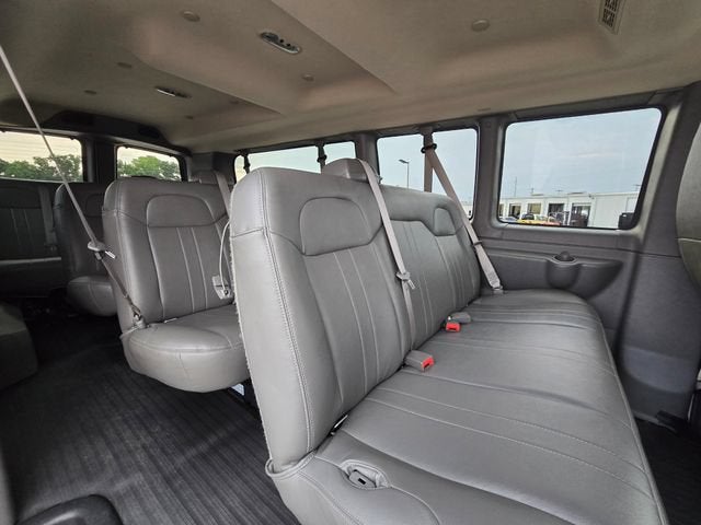 2024 Chevrolet Express Passenger 3500 1LS