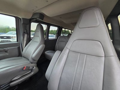 2024 Chevrolet Express Passenger 3500 1LS