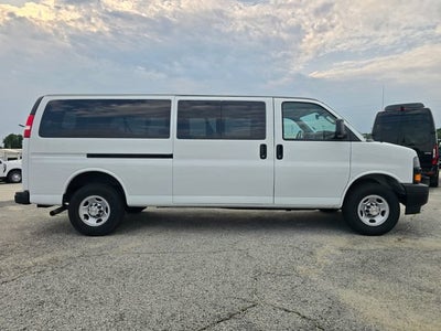 2024 Chevrolet Express Passenger 3500 1LS