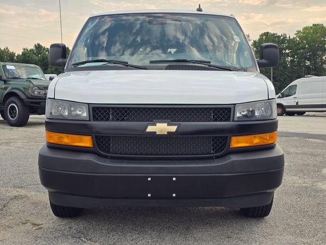 2024 Chevrolet Express Passenger 3500 1LS