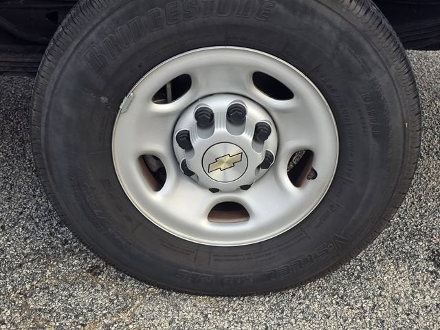 2024 Chevrolet Express Passenger 3500 1LS