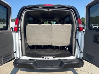2025 Chevrolet Express Passenger 1LS