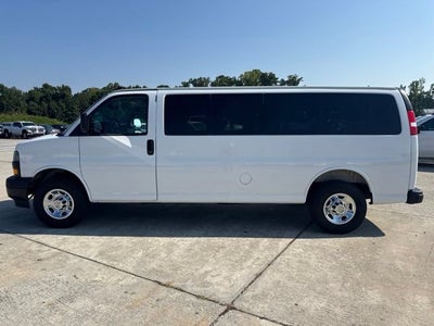 2025 Chevrolet Express Passenger 1LS