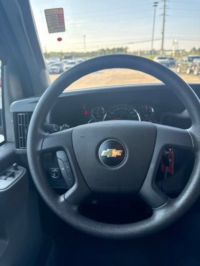 2025 Chevrolet Express Cargo WT
