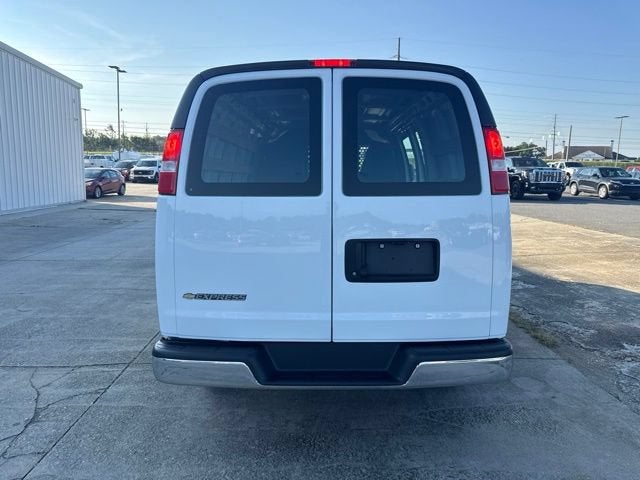 2025 Chevrolet Express Cargo WT