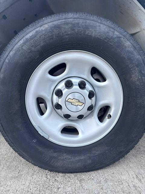 2025 Chevrolet Express Cargo WT