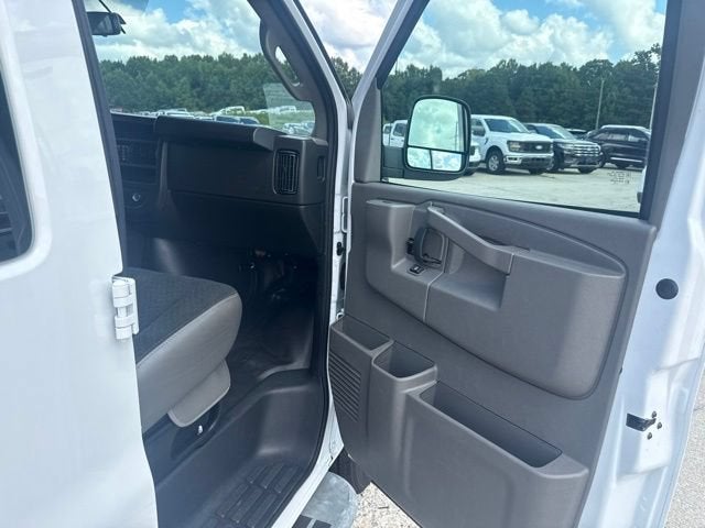 2025 GMC Savana Cargo Work Van