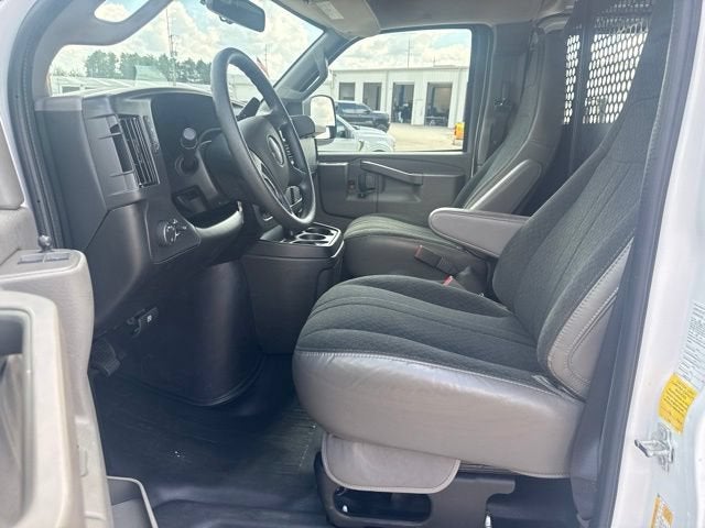 2025 GMC Savana Cargo Work Van