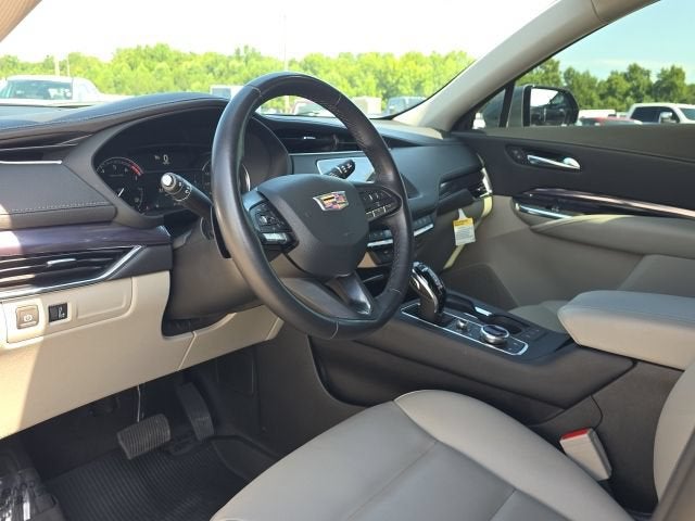 2023 Cadillac XT4 Luxury