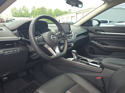 2025 Nissan Altima SR FWD