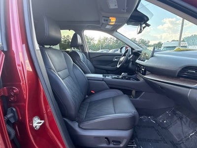 2025 Nissan Rogue Platinum FWD